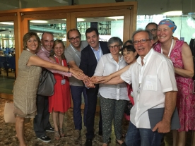 El conselleiro de Cultura, Educación e Ordenación Universitaria, Román Rodríguez, celebrando el nombramiento