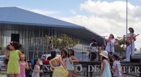 Os concellos de Malpica de Bergantiños, Nogueira de Ramuín e Vilamarín gozarán esta fin de semana da música en directo de Xoán Curiel e a súa banda no marco do FalaRedes que a Consellería de Cultura, Educación e Ordenación Universitaria leva por cuarto ano aos concellos adscritos á Rede de Dinamización Lingüística (RDL) da Xunta de Galicia.