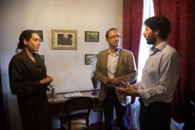 El secretario xeral de Cultura, Anxo Lorenzo, acompañado por miembros del patronato de la Casa da Troya, visitó el museo