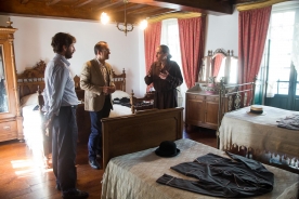 El secretario xeral de Cultura, Anxo Lorenzo, acompañado por miembros del patronato de la Casa da Troya, visitó el museo