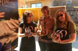 A delegada territorial da Xunta, Raquel Arias, visitou hoxe os artesáns e empresas da provincia de Lugo que participan no III Encontro de Artesanía Tradicional e Popular de Galicia A delegada territorial da Xunta, Raquel Arias, visitou hoxe os artesáns e empresas da provincia de Lugo que participan no III Encontro de Artesanía Tradicional e Popular de Galicia