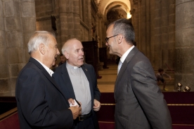 O conselleiro de Cultura, Educación e Ordenación Universitaria, Xesús Vázquez Abad, asistiu hoxe ao concerto que a pianista xaponesa Mine Kawakami ofreceu na Catedral de Santiago de Compostela