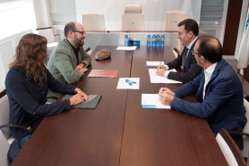 O conselleiro de Cultura, Educación e Ordenación Universitaria, Román Rodríguez; e o alcalde de Santiago de Compostela, Martiño Noriega mantiveron esta mañá unha reunión 