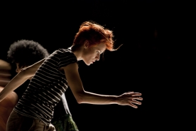 O Centro Coreográfico Galego (CCG) ofrecerá do 23 ao 27 de novembro na Coruña un taller sobre técnica de danza moderna cubana como forma de adestramento do corpo, que correrá a cargo da bailarina Lisvet Barcia Cabrera O Centro Coreográfico Galego (CCG) ofrecerá do 23 ao 27 de novembro na Coruña un taller sobre técnica de danza moderna cubana como forma de adestramento do corpo, que correrá a cargo da bailarina Lisvet Barcia Cabrera