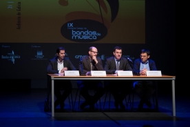 O conselleiro de Cultura, Educación e Ordenación Universitaria, Román Rodríguez, participou hoxe a presentación do IX Certame Galego de Bandas de Música que se desenvolverá os días 21 e 22 de novembro no Auditorio de Galicia