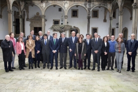 O mandatario galego participou hoxe no Pleno do Consello Xacobeo, unha xuntanza previa ao acto de apertura esta tarde da Porta Santa, que marca o inicio do Ano Santo da Misericordia