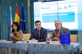 El conselleiro, Román Rodríguez, la directora de la Amtega, Mar Pereira, y el editor de Ir Yendo, Bieito Contento, presentaron el proyecto esta mañana El conselleiro, Román Rodríguez, la directora de la Amtega, Mar Pereira, y el editor de Ir Yendo, Bieito Contento, presentaron el proyecto esta mañana