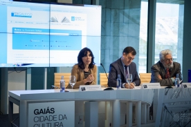 El conselleiro, Román Rodríguez, la directora de la Amtega, Mar Pereira, y el editor de Ir Yendo, Bieito Contento, presentaron el proyecto esta mañana