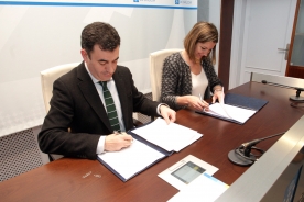O conselleiro de Cultura, Educación e Ordenación Universitaria, Román Rodríguez, asinou esta tarde coa alcaldesa de Lugo, Lara Méndez, un convenio para a realización das obras de mantemento do Cuartel de San Fernando