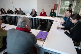A Consellería de Cultura, Educación e Ordenación Universitaria e o Concello de Santiago de Compostela mantiveron esta tarde unha reunión cos autores e autoras que participarán na Feira do Libro de Buenos Aires 2016