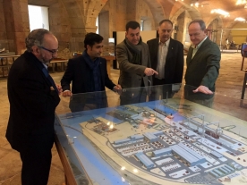 El conselleiro de Cultura, Educación y Ordenación Universitaria, Román Rodríguez, acompañado por el titular de Política Social, José Manuel Rey Varela, visitó hoy Exponav