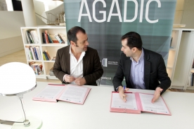 Jacobo Sutil y Carlos Ares firmaron un convenio de colaboración para el desarrollo de diferentes actividades vinculadas a la decimocuarta edición de estos galardones Jacobo Sutil y Carlos Ares firmaron un convenio de colaboración para el desarrollo de diferentes actividades vinculadas a la decimocuarta edición de estos galardones