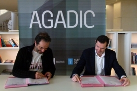 O director da Axencia Galega das Industrias Culturais e o presidente da Asociación de Actores e Actrices de Galicia asinaron un convenio para a realización do programa de actividades vinculadas a esta vixésima edición dos galardóns