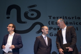 Xesús Vázquez Abad presenta en el Salón Teatro compostelano lo ?Proyecto Nosotros?, que promoverá el desarrollo de los sistemas teatrales de Galicia y de Portugal