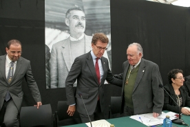 El titular de la Xunta preside la sesión plenaria de la RAG con motivo del Día das Letras Galegas