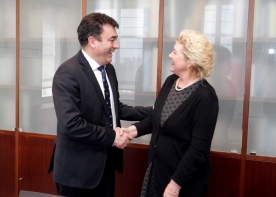 Román Rodríguez se reunió esta tarde con la presidenta del PEN Internacional, Jennifer Clement
