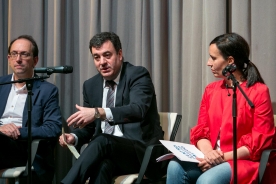 El conselleiro de Cultura presidió  la presentación de este primero plan diseñado por Fefa Noia tras su incorporación a la dirección de la compañía pública