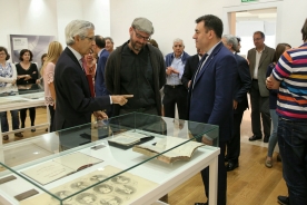 Román Rodríguez destacou no acto a importancia deste iniciativa para a salvagarda e difusión “da memoria dunha institución única para o estudo da historia de Compostela e Galicia” Román Rodríguez destacou no acto a importancia deste iniciativa para a salvagarda e difusión “da memoria dunha institución única para o estudo da historia de Compostela e Galicia”