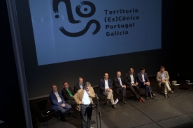 Xesús Vázquez Abad presenta no Salón Teatro compostelán o ‘Proxecto Nós’, que promoverá o desenvolvemento dos sistemas teatrais de Galicia e de Portugal