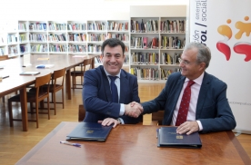 El conselleiro y el vicepresidente de la Fundación Repsol firmaron un nuevo acuerdo de colaboración en el que se enmarca la décima edición del certamen