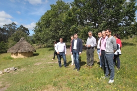 El conselleiro Román Rodríguez visitó este complejo arqueológico