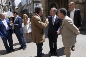 Xesús Vázquez Abad presenta en el Salón Teatro compostelano lo ?Proyecto Nosotros?, que promoverá el desarrollo de los sistemas teatrales de Galicia y de Portugal Xesús Vázquez Abad presenta en el Salón Teatro compostelano lo ?Proyecto Nosotros?, que promoverá el desarrollo de los sistemas teatrales de Galicia y de Portugal