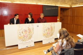 Os monicreques volverán ocupar as rúas, prazas e espazos escénicos de Santiago de Compostela con motivo do Festival Internacional de Títeres Galicreques, que celebrará a súa vixésima primeira edición do 24 de setembro ao 2 de outubro