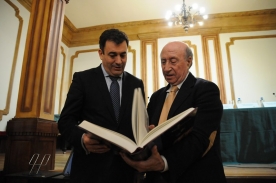 Román Rodríguez presentou no Liceo os dous volumes dedicados a Ourense da Enciclopedia do Románico 