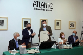  Román Rodríguez destaca o compromiso da Xunta cos creadores e artistas na entrega do XI Premio de Gravado Atlante