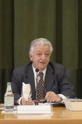 O club de fútbol gaélico Irmandinhos, a cooperativa láctea Feiraco e o catedrático de Dereito Mercantil José Antonio Gómez Segade son os galardoados deste ano
