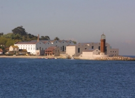 O Museo do Mar de Vigo visto desde o mar
