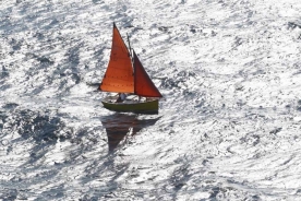 Ondas do mar de Galicia. Faros e paisaxes mariñas | Imaxe: Ricardo Grobas