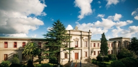 Fachada do Parlamento de Galicia