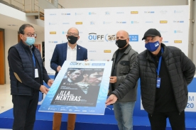 Paula Cons recibe o Premio Xacobeo do Festival OUFF polo filme 'A illa das mentiras'