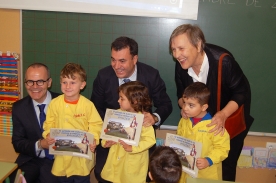 Presentación da unidade didáctica ‘O artista na aula e os nenos e nenas ao museo’ Presentación da unidade didáctica ‘O artista na aula e os nenos e nenas ao museo’