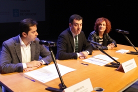 O conselleiro de Cultura, Educación e Ordenación Universitaria, Román Rodríguez, presentou a nova programación semestral da Rede Galega de Teatros e Auditorios