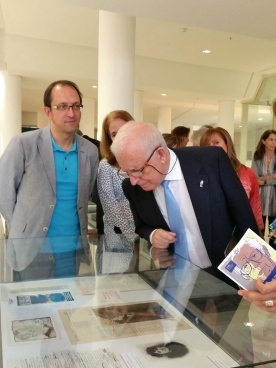 O secretario xeral de Cultura na nova exposición da Biblioteca de Galicia O secretario xeral de Cultura na nova exposición da Biblioteca de Galicia