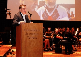 Román Rodríguez participa na inauguración do auditorio de Torroso, en Mos Escoitar